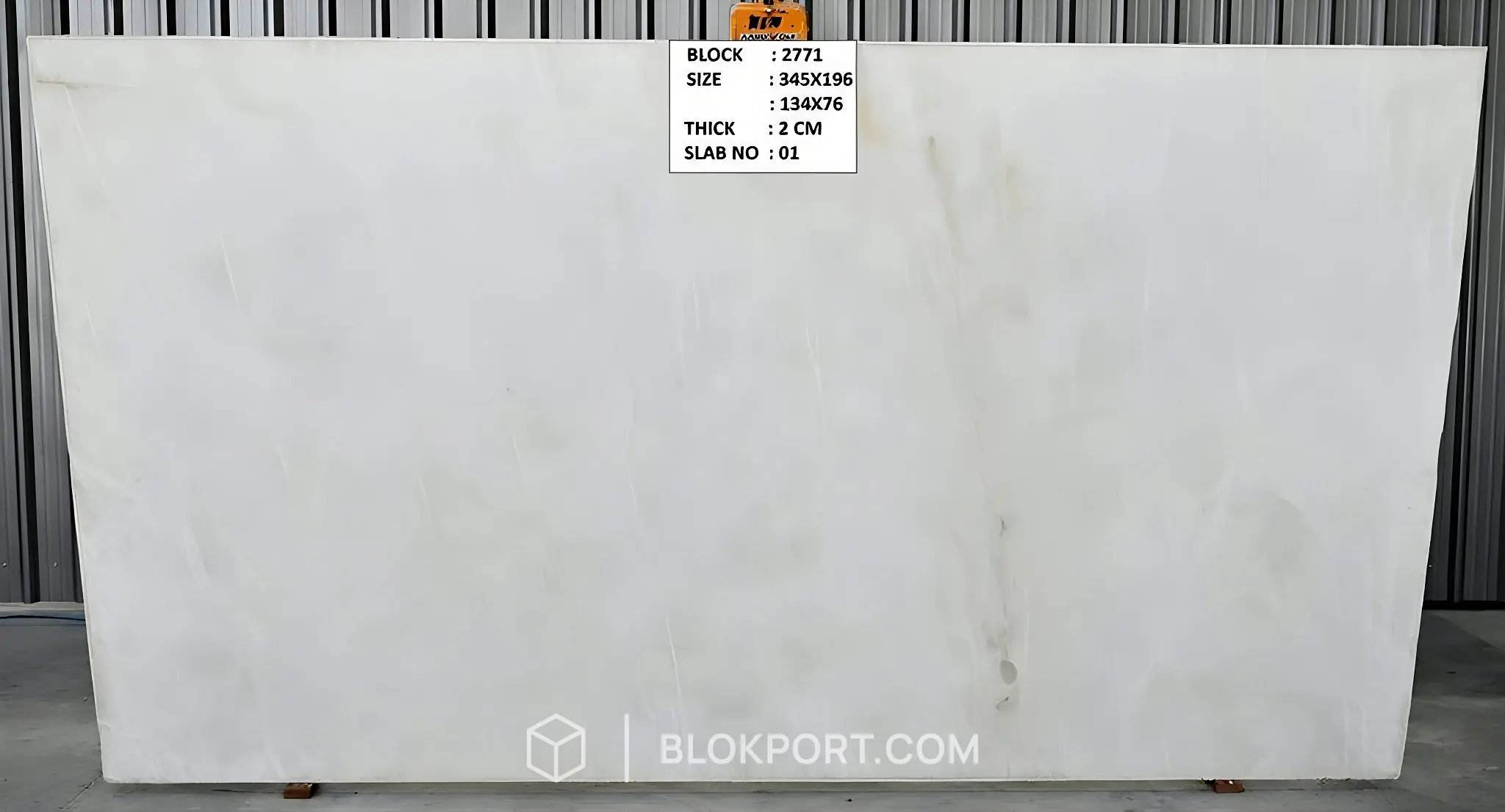 Crystallo Traslux Polished Quartzite, photo 1 of 7