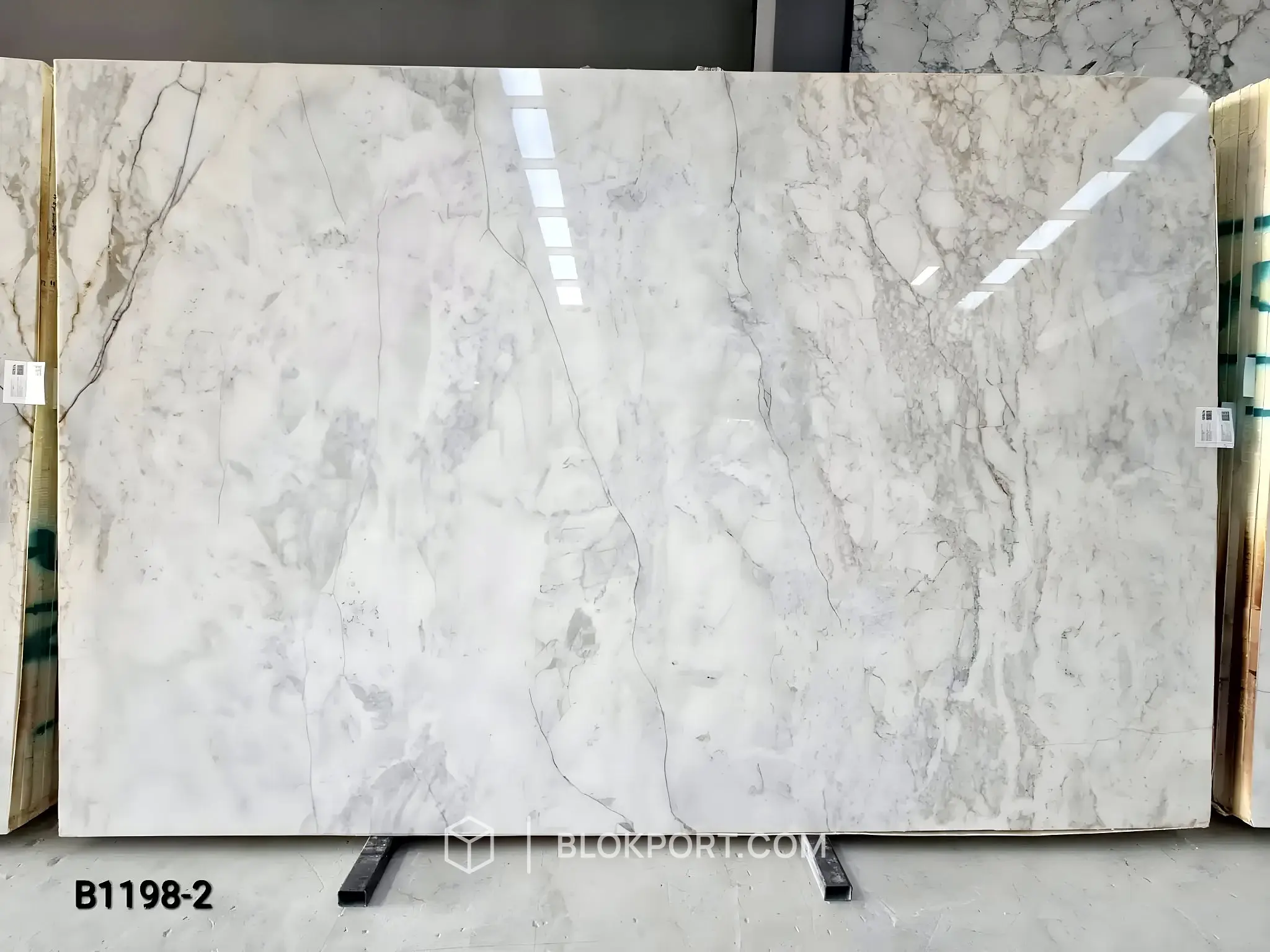 Afyon Gold Polished Marble, photo 1 of 9