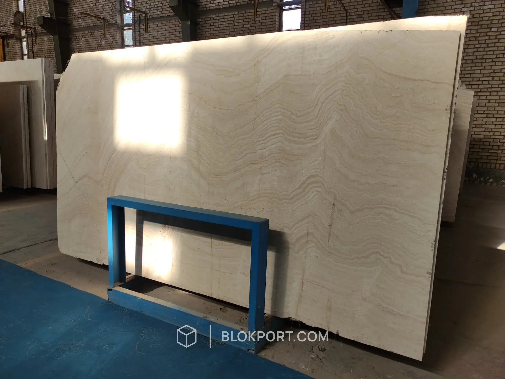Iran White Polished Travertine, photo 1 of 3