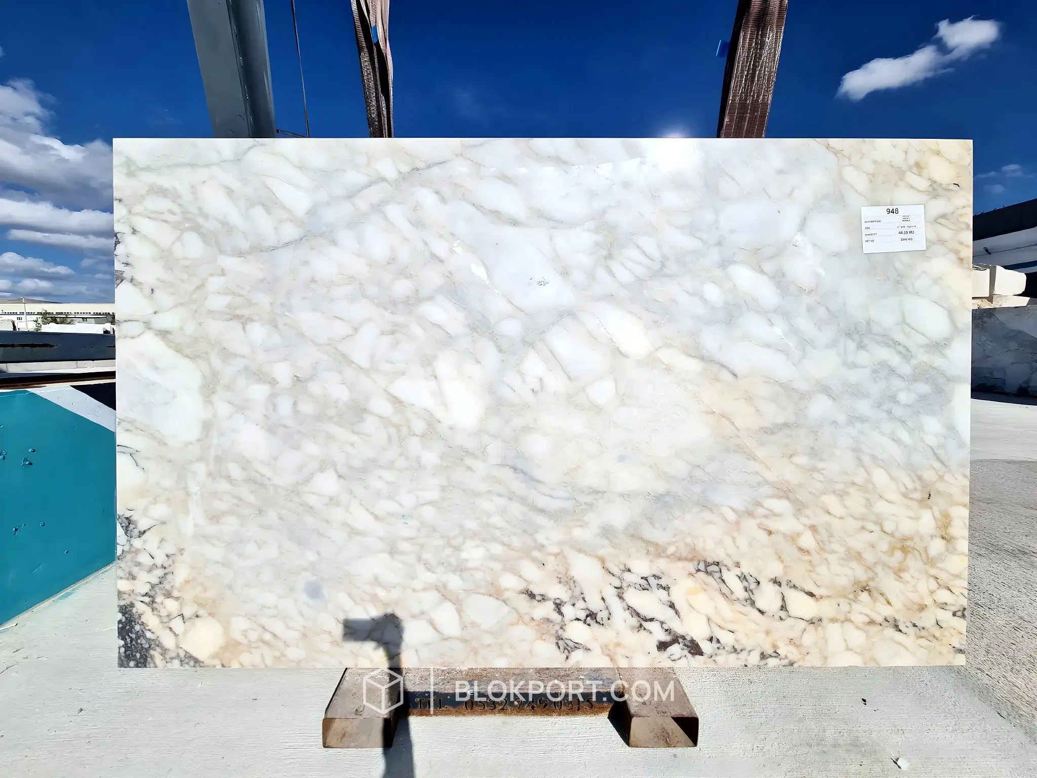 Afyon Gold Polished Marble, photo 1 of 1