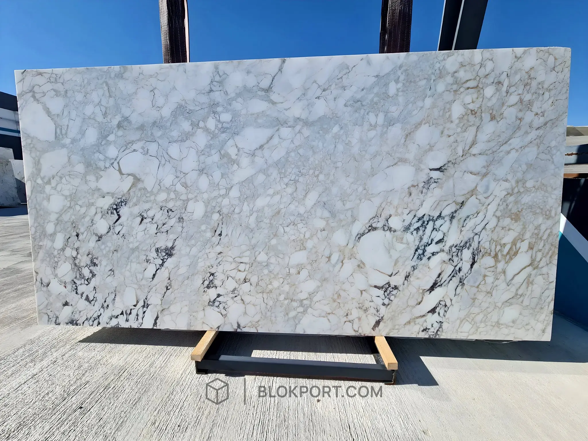 Afyon Gold Polished Marble, photo 1 of 2