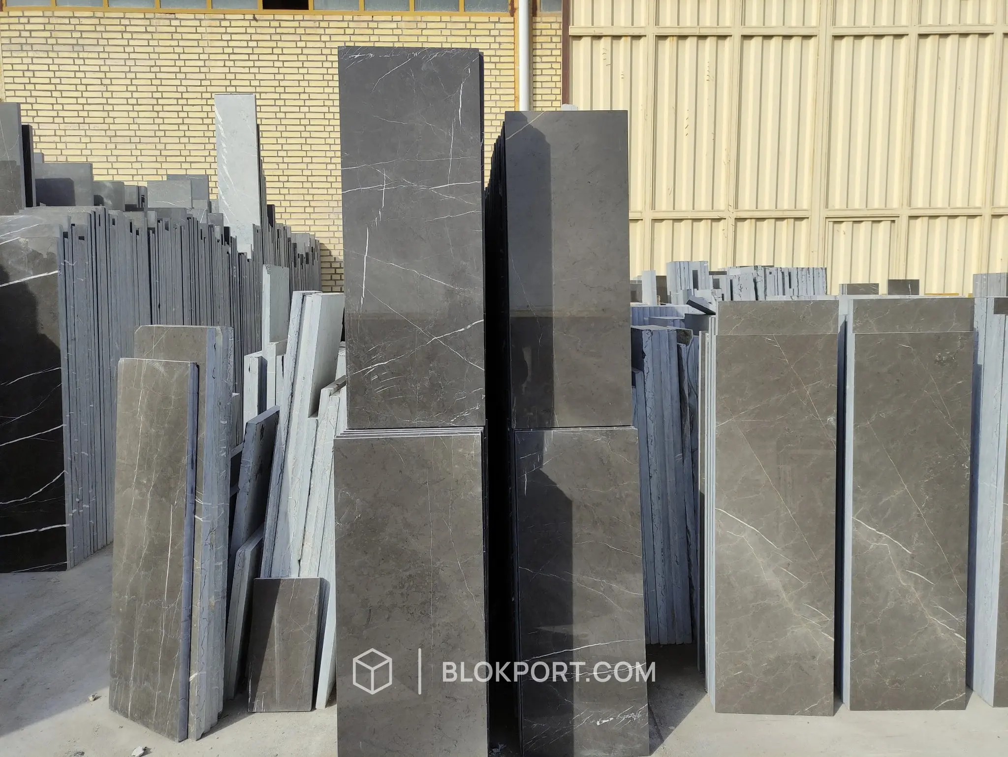 Pietra Grey Polished Marble, photo 1 of 3
