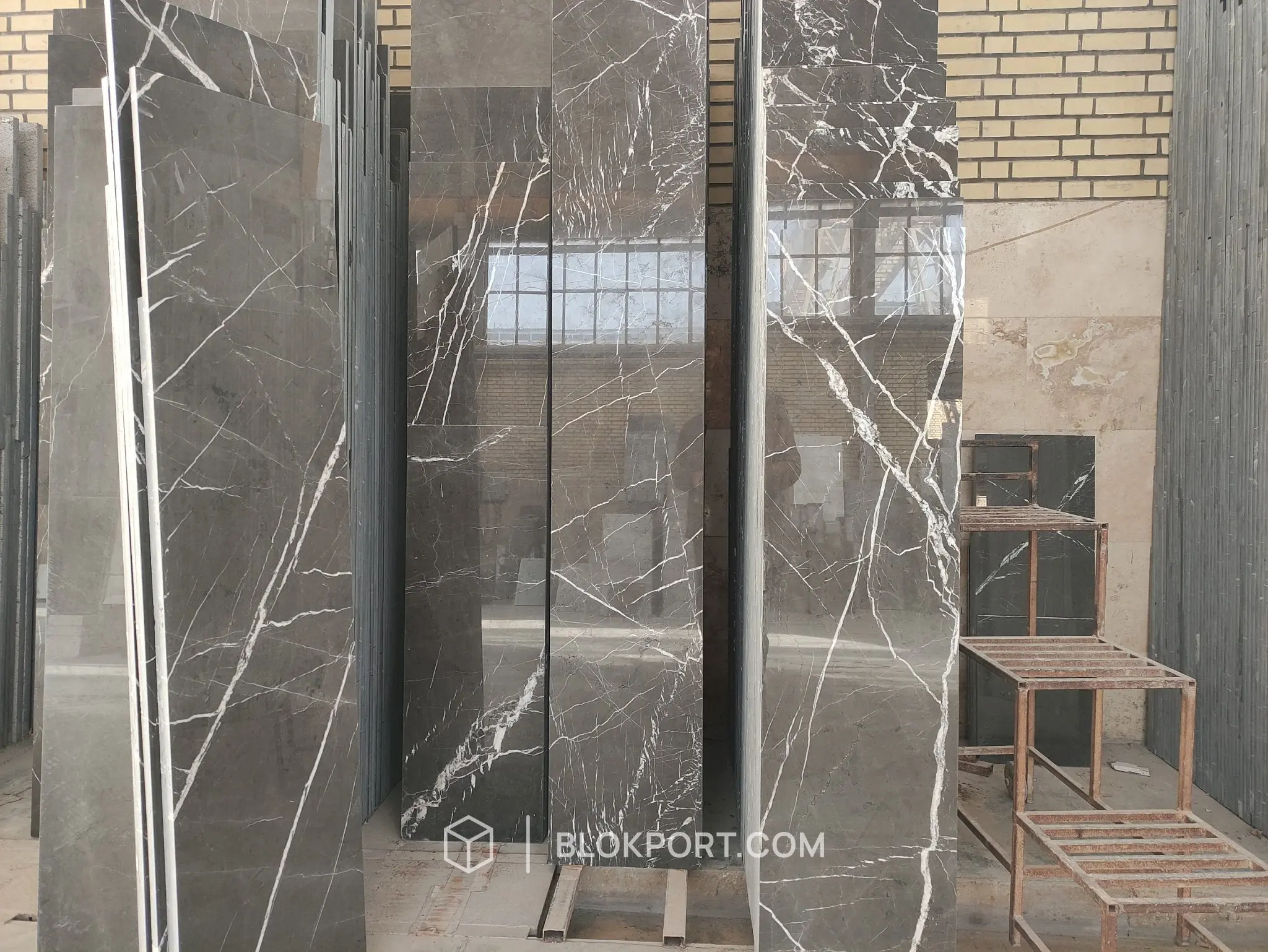 Pietra Grey Polished Marble, photo 1 of 3
