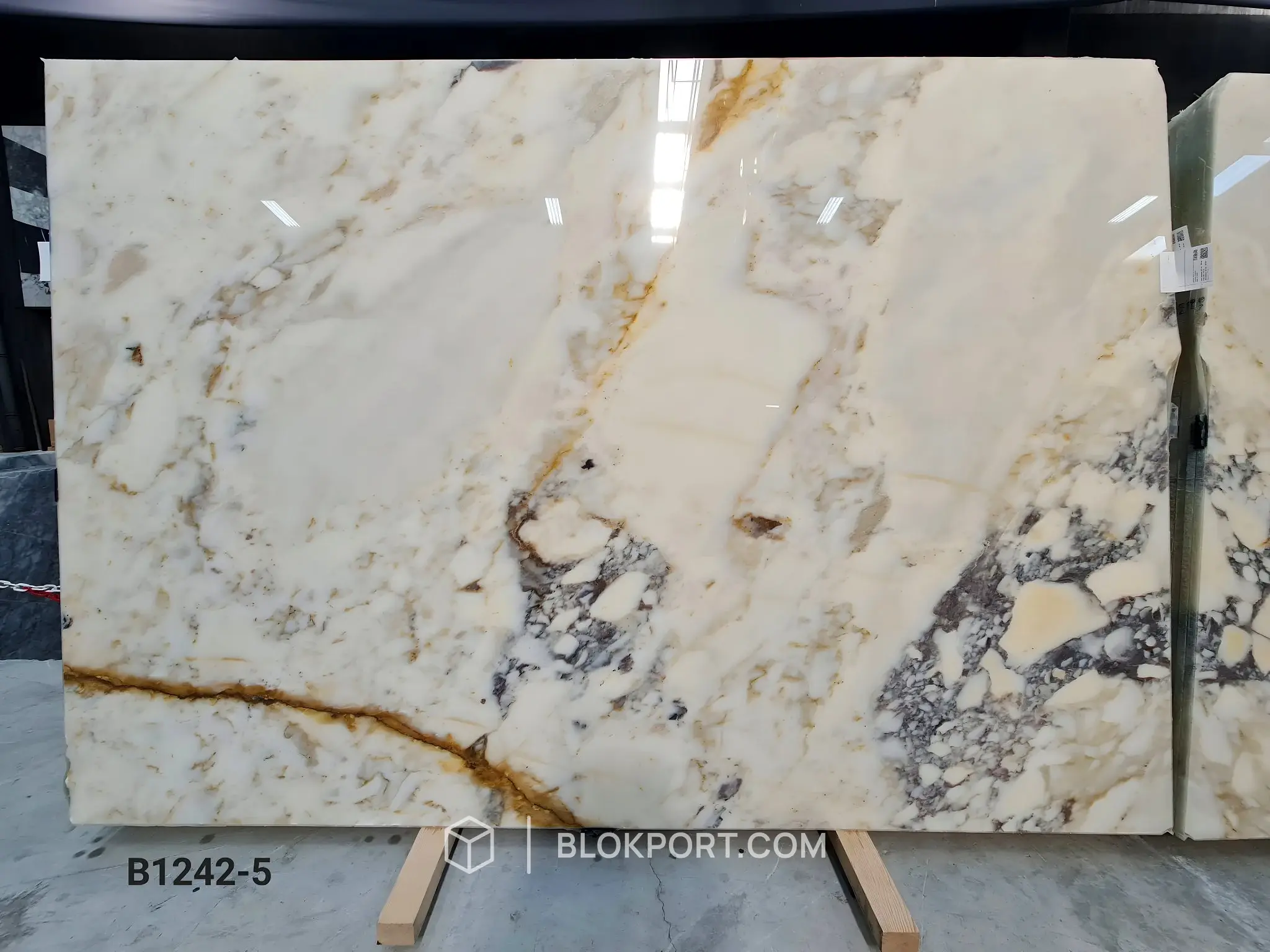 Afyon Sugar Violet Polished Marble, photo 1 of 6