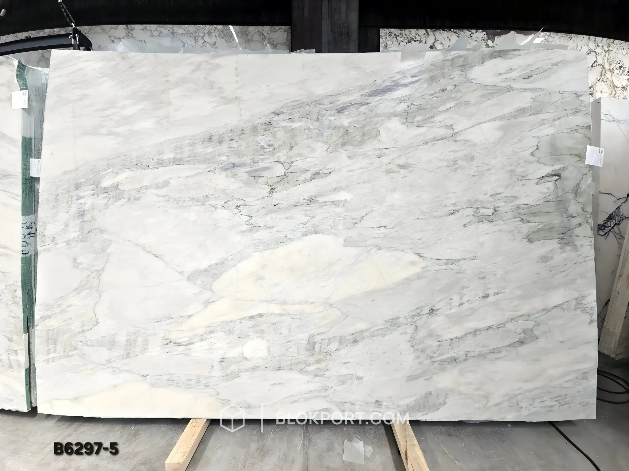 Arabescato Oyster Honed Marble, photo 1 of 7