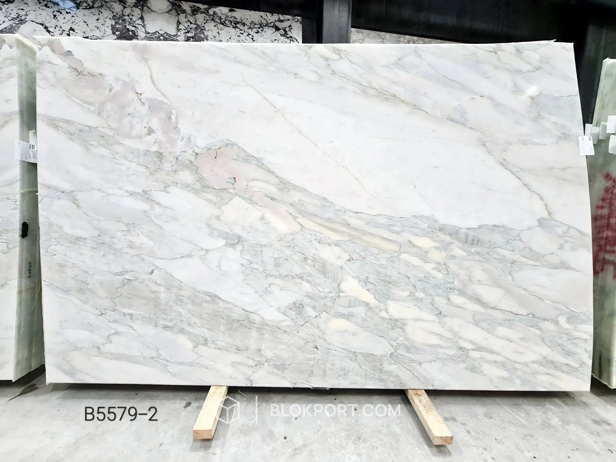 Arabescato Oyster Honed Marble, photo 1 of 1