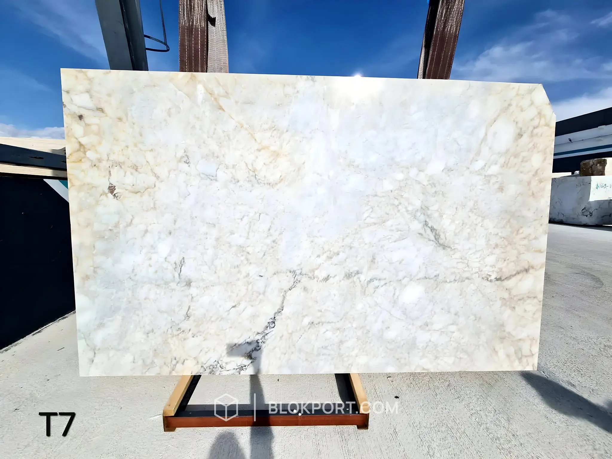 Afyon Gold Polished Marble, photo 1 of 1