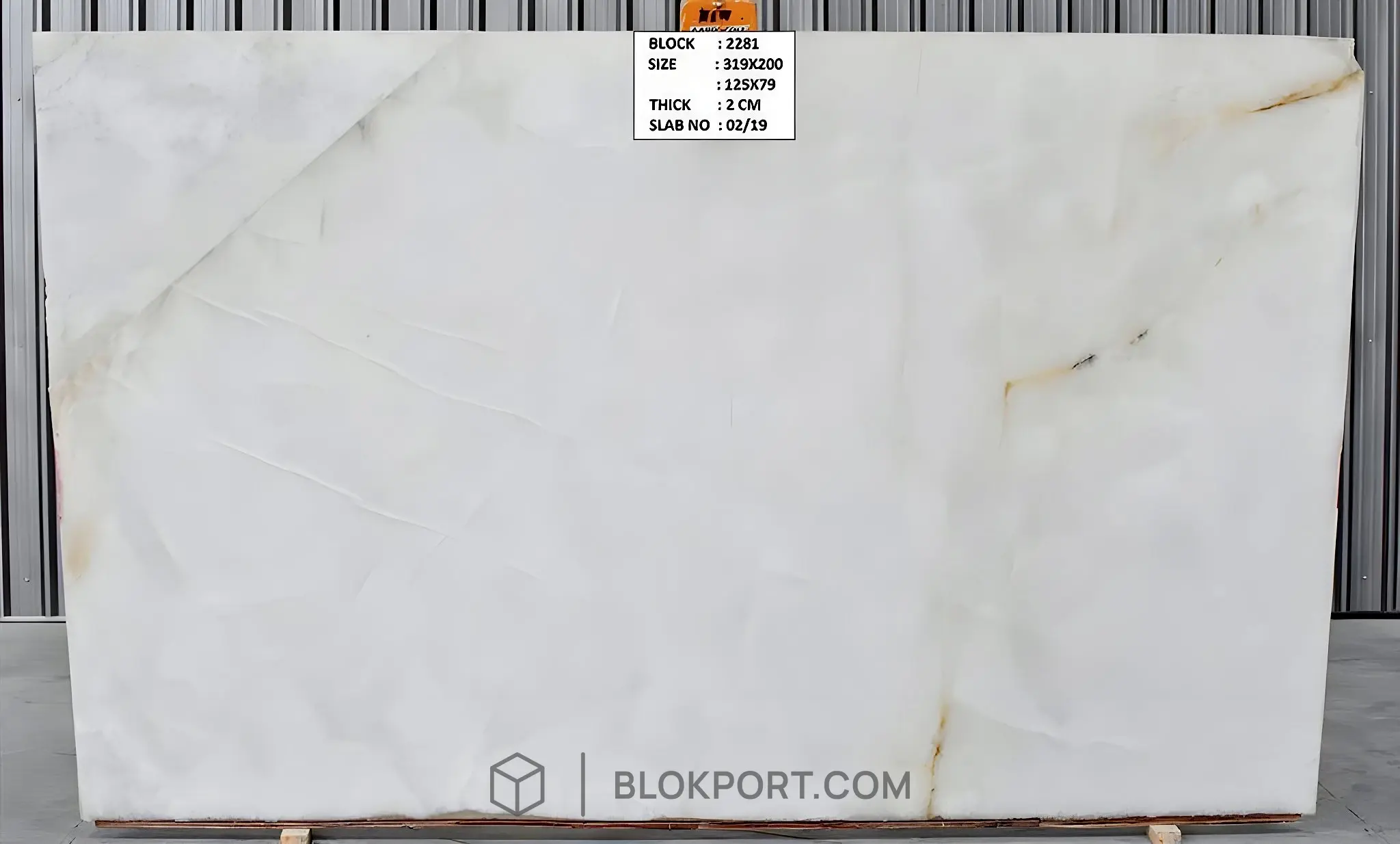 Crystallo Traslux Polished Quartzite, photo 1 of 6