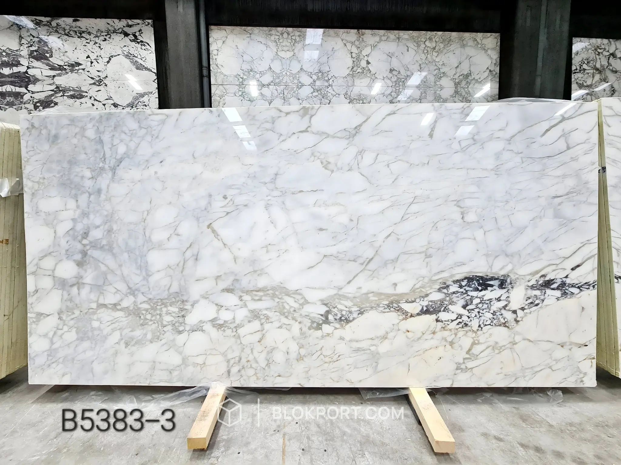 Afyon Gold Polished Marble, photo 1 of 7