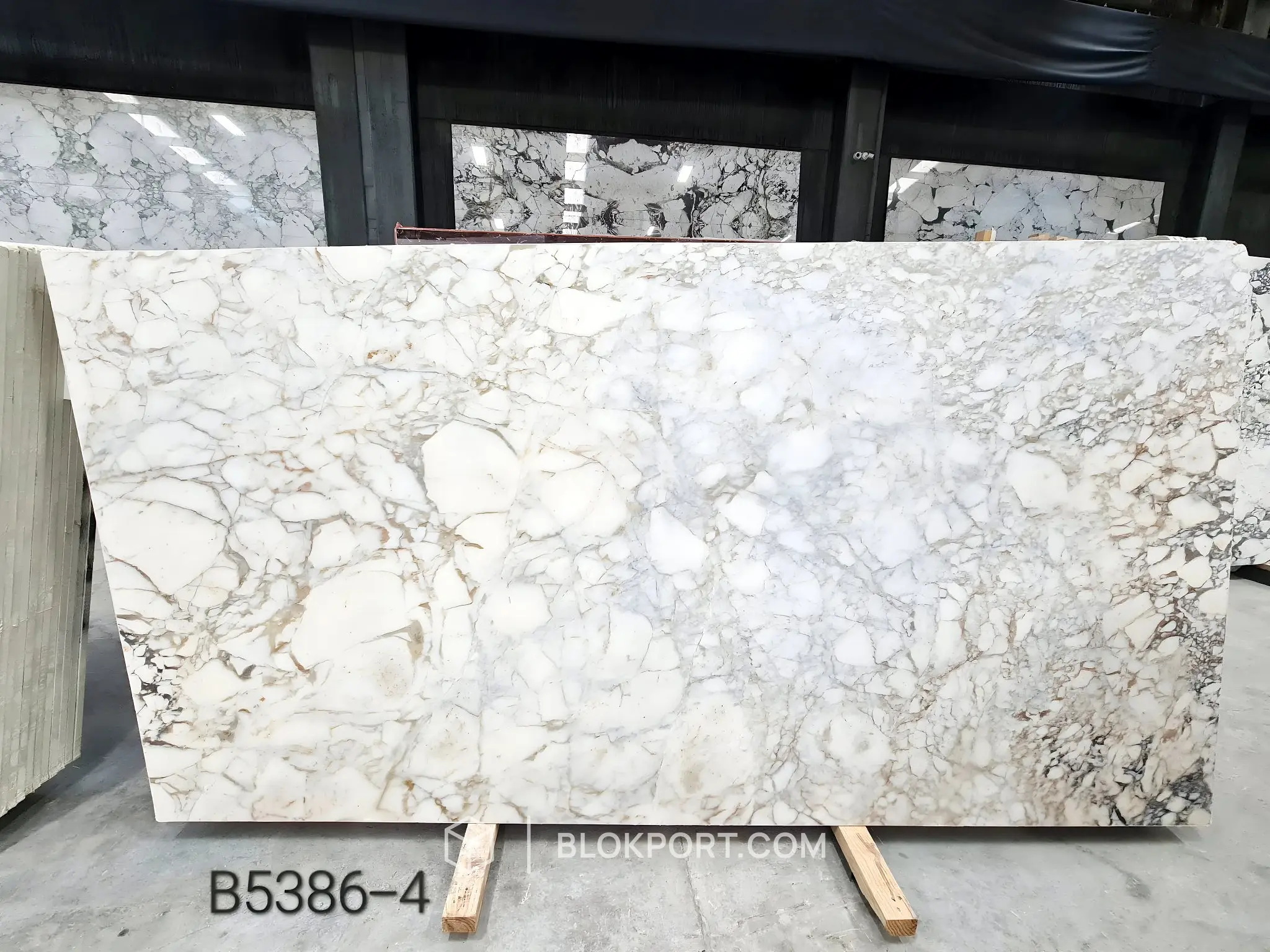 Afyon Gold Polished Marble, photo 1 of 3
